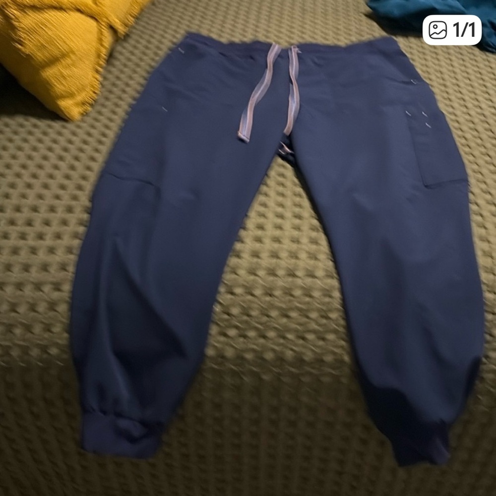 Andre 8-Pocket Men's CORE Scrub Jogger Pant